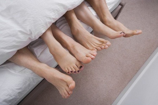 Quan hệ tình dục với nhiều người có sao không?