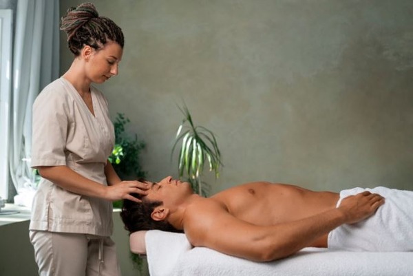 Sử dụng gel Nuru độc quyền