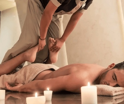 Kỹ thuật viên tay nghề cao, thao tác chuẩn xác