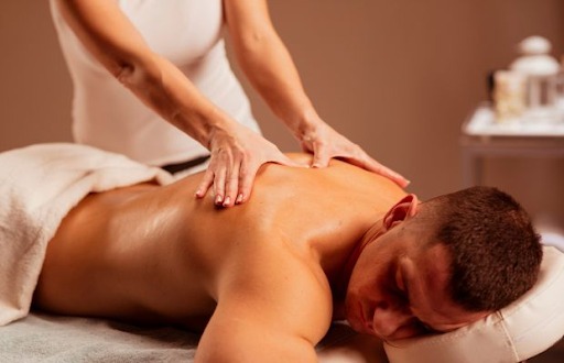 Liệu trình trị liệu có phù hợp với người bị đau lưng mãn tính không?